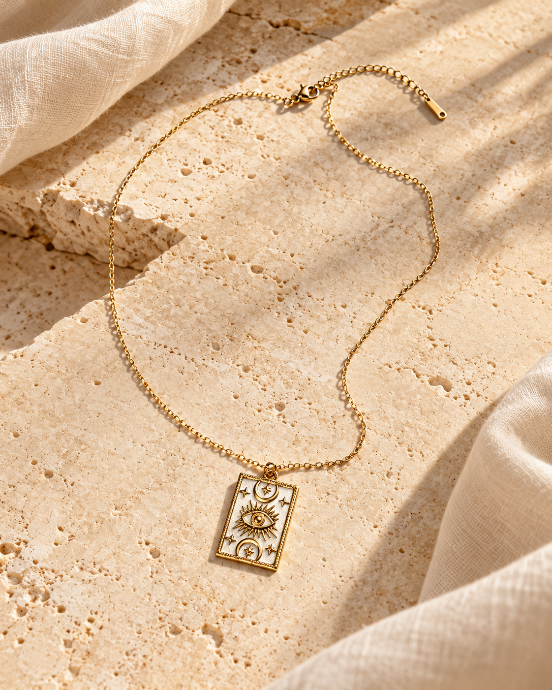 Serenity Pearl Protector – Perlmutt-Halskette Gold
