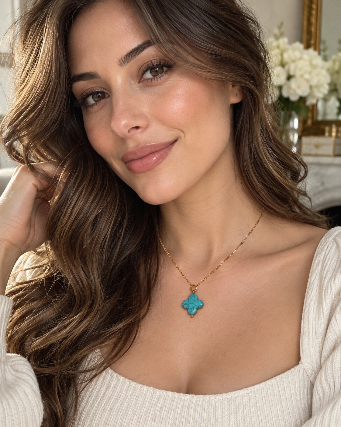 Turquoise Clover Necklace – Vergoldete Halskette mit türkisfarbenem Kleeblatt